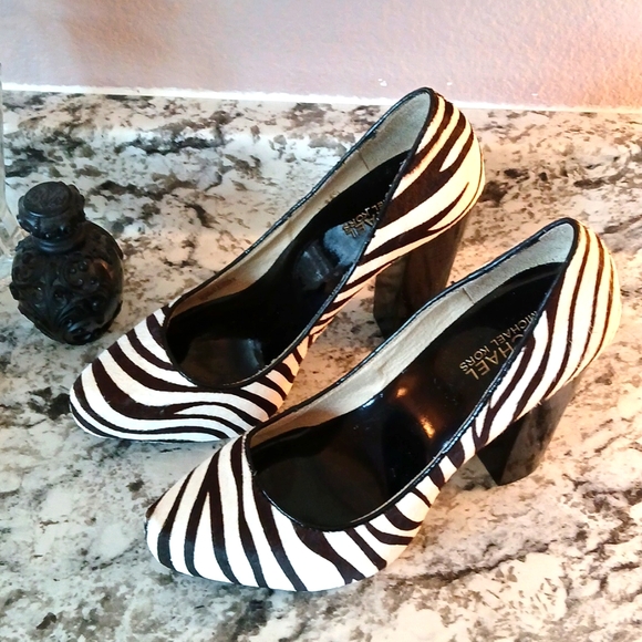🦓 🔥Michael Kors zebra print heels size 7M - Picture 2 of 15